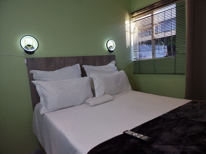 Room 2, Ojong's Self-Catering Kraaifontein, City of Cape Town