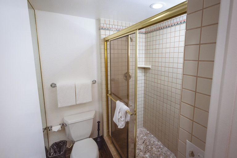 Bathroom 4, Stardust Lodge, El Dorado