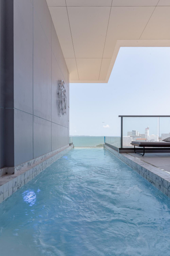 Sport & Beauty 2, Private Swim Up Pool Apartment on Jomtien Beach Pattaya, Pattaya