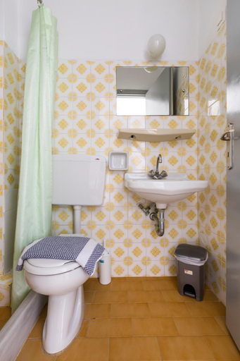 Bathroom, Bay's, Attica