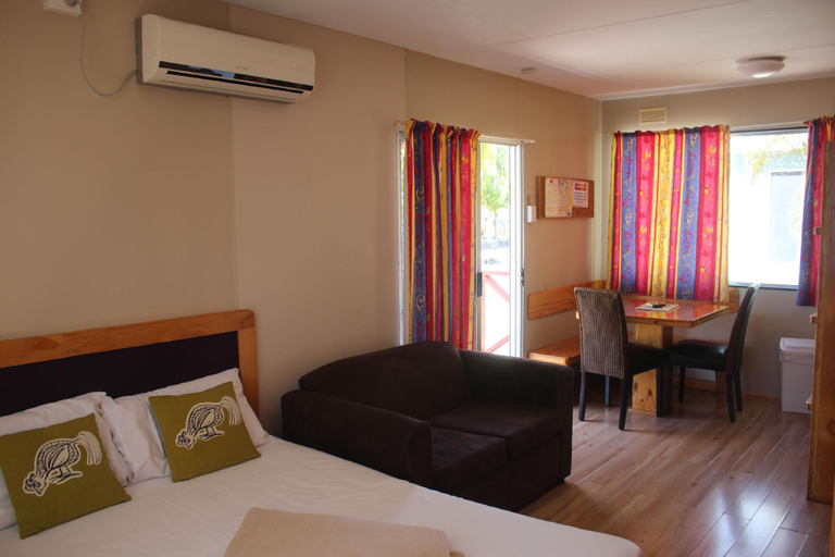 Bedroom 3, Lani's Holiday Island, Great Lakes