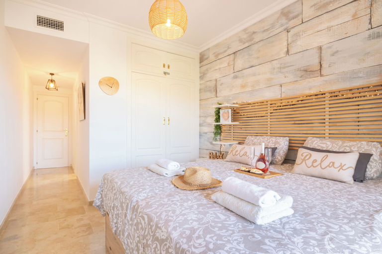 Room 4, Luxury Mijas Golf, Pool Retreat, Málaga