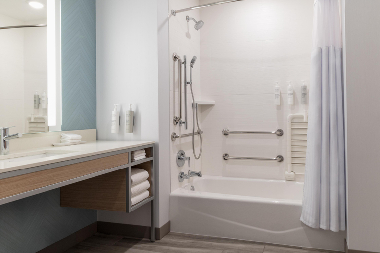 Bathroom, Hilton Garden Inn Walnut Creek, Contra Costa