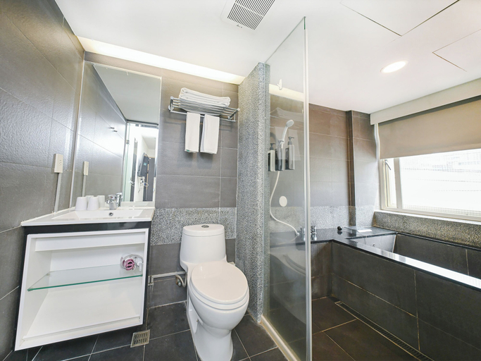 Bathroom 4, CHECK inn Express Taipei YongKang, Taipei City