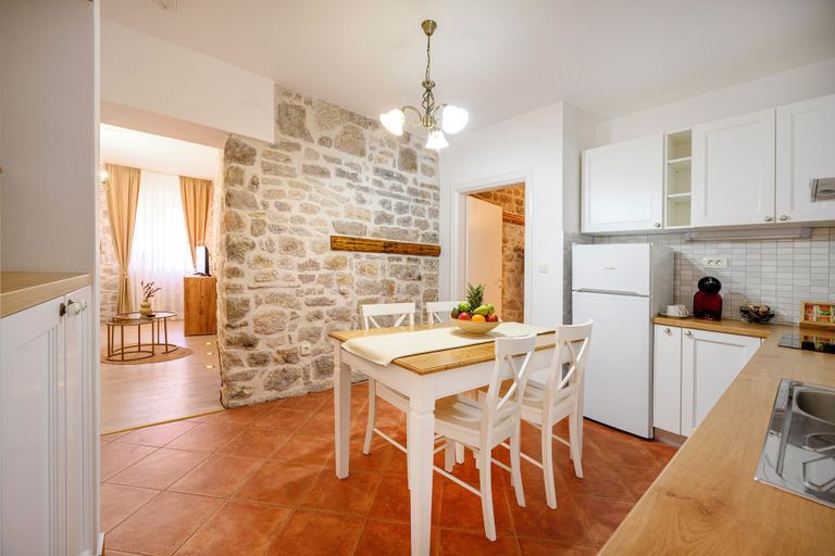 Private kitchen 3, Apartmani Festum, Šibenik