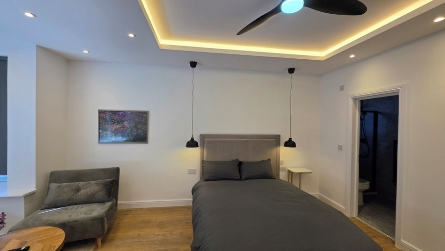 Room 3, Harrow Boutique Suites and Rooms, London