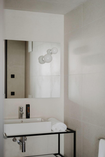 Bathroom 5, Marchegg Apartments, Bolzano