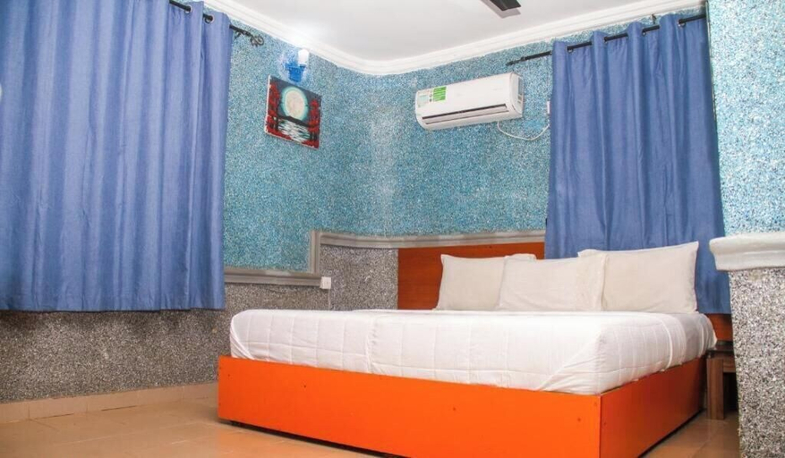 Room 4, Double One Suites, Ikeja