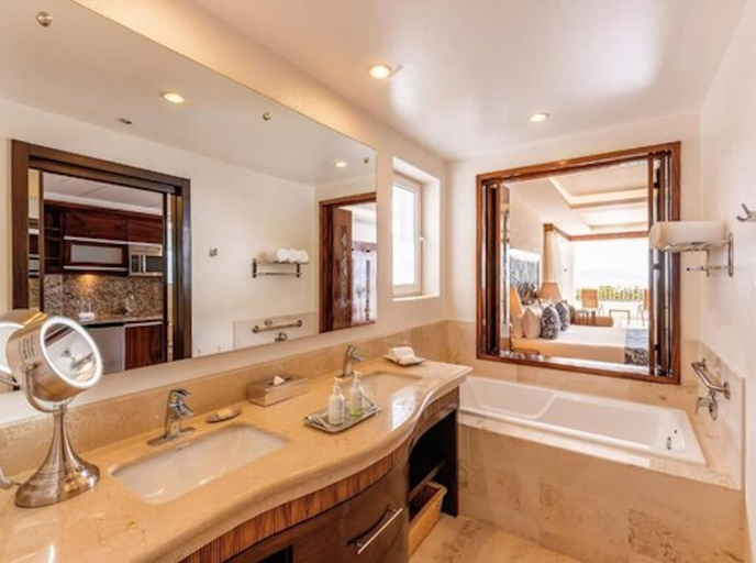 Bathroom 2, SUITES VIP AT GRAND MIRAMAR, Puerto Vallarta