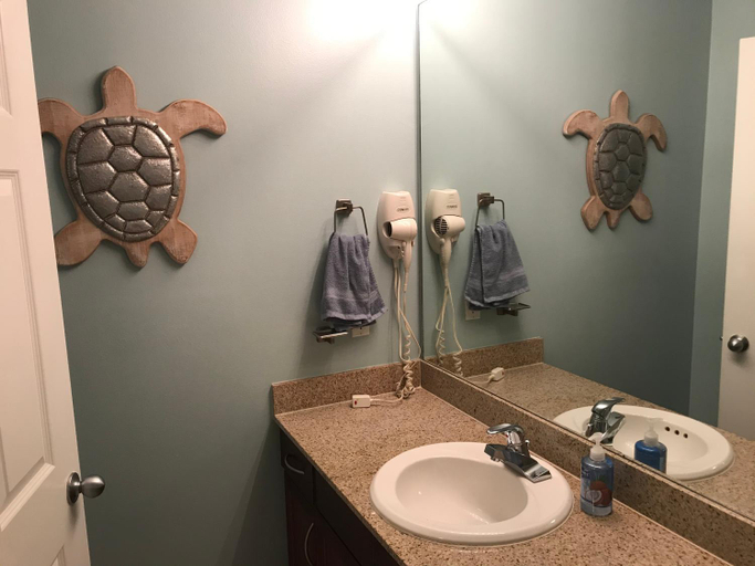 Bathroom 4, Laketown Wharf Beach Resort, Bay