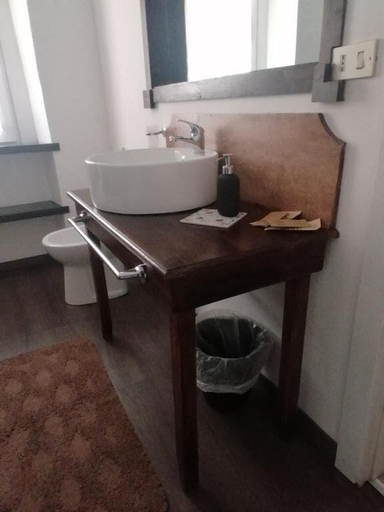 Bathroom 2, B&Bed 384 Guesthouse, Enna