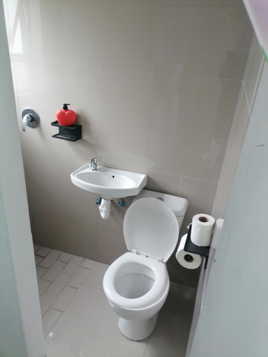 Bathroom 3, 37 The trout Lodge, City of Cape Town