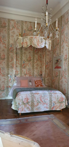 Bedroom, Exceptionnelle Maison d'Artiste & Son Jardin Secret au pied de la Cathedrale, Haute-Loire
