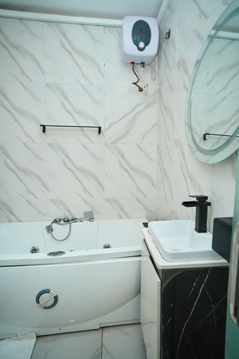 Bathroom 3, Emiez Apartment and Hotel, Ikpoba-Okha