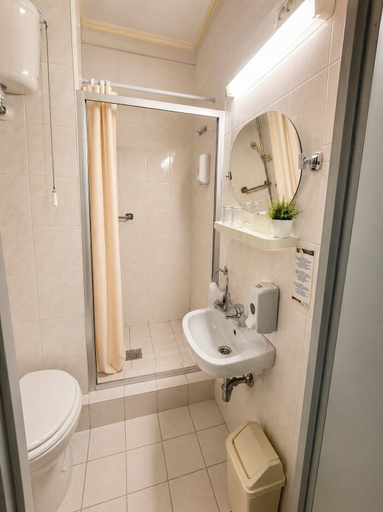 Bathroom 4, Világos Hotel Balatonvilágos, Balatonalmádi
