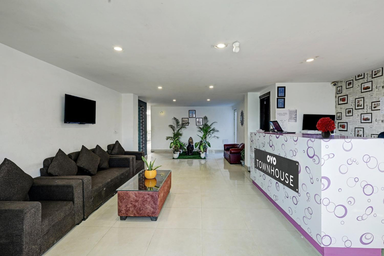 Public Area 2, Super Townhouse Tipsyy Near Bestech Central Square Mall, Gurgaon