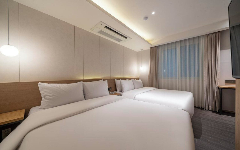 Bedroom 2, Busan Yongho-dong Athena Hotel, Nam