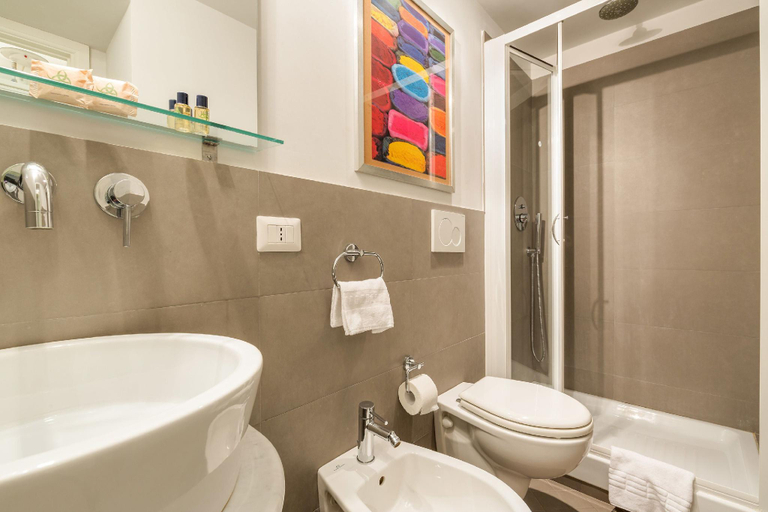 Bathroom 5, Rome as you feel - Piazza dei Satiri, Rome