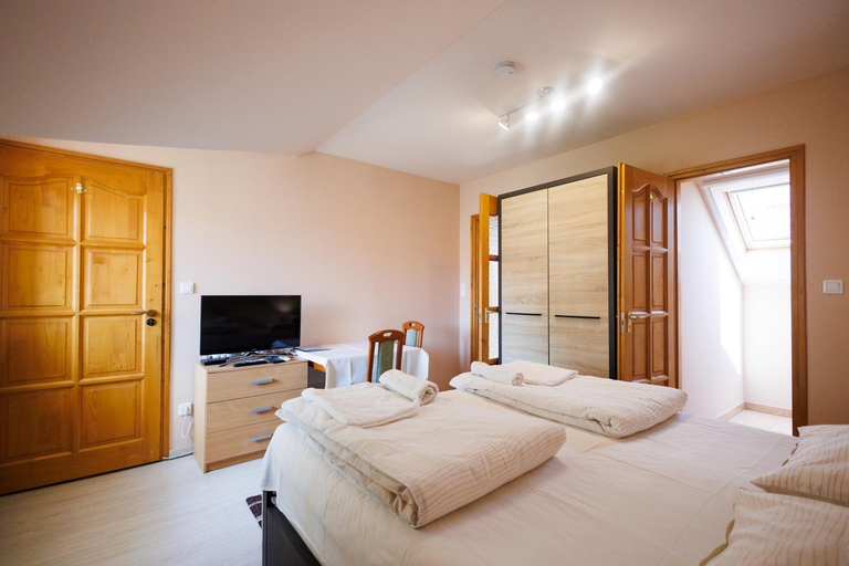 Bedroom 3, Sissy Vendeghaz, Mórahalm