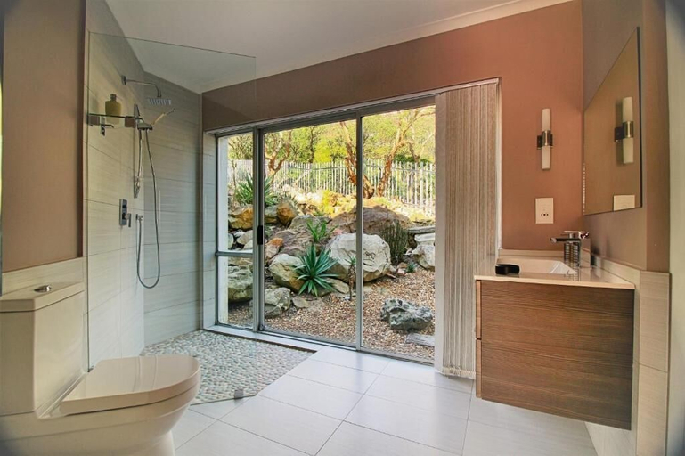 Bathroom 5, Diamond House Guest House, City of Cape Town