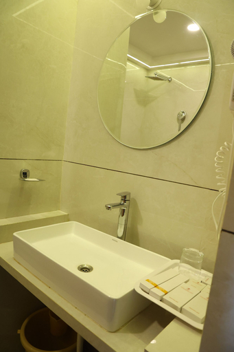 Bathroom 3, Hotel Badami Court, Bagalkot
