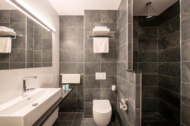 Bathroom 4, Bastion Hotel Dordrecht Papendrecht, Dordrecht
