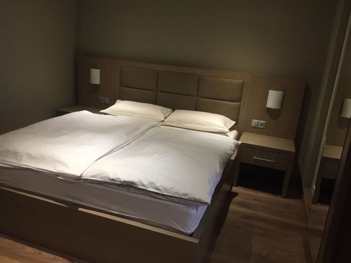 Bedroom 3, Main Appartments Frankfurt Airport, Groß-Gerau