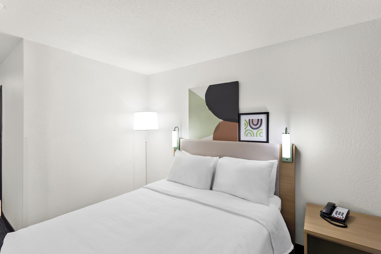 Bedroom 3, Spark by Hilton Beckley, Raleigh
