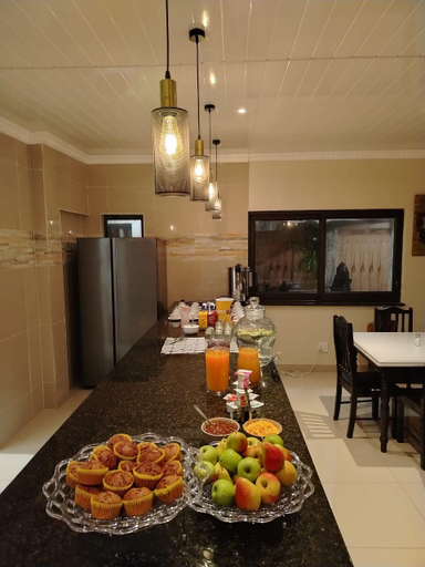 Food & Drinks 5, ORIA GUESTHOUSE - BROOKLYN, City of Cape Town