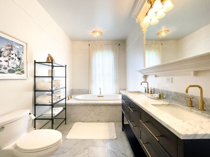 Bathroom 4, Inn at Park Winters, Yolo