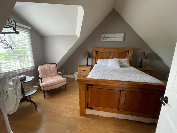 Bedroom 2, Villa in the Vines, Niagara