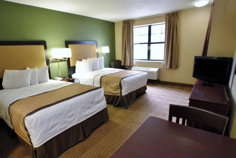 Bedroom 2, Studio 6 Corporate Extended Stay Chicago Lisle IL, Dupage