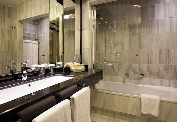 Bathroom 5, Vincci Albayzin Hotel, Granada