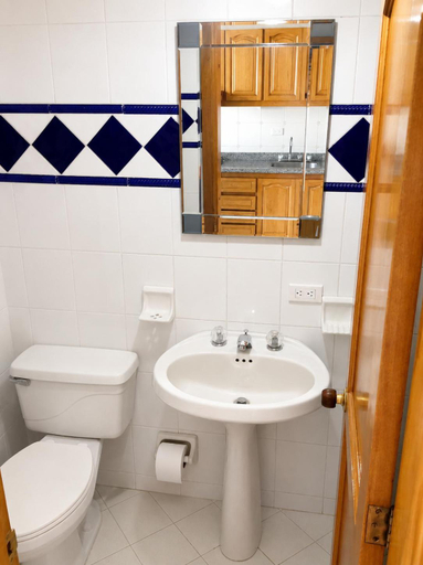 Bathroom 4, Edificio El Penon del Rodadero Santa Marta, Santa Marta (Dist. Esp.)