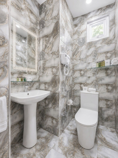 Bathroom 4, Central Baku Hotel, Baku