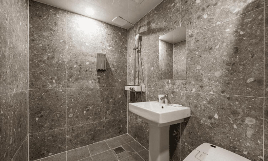 Bathroom 5, Pohang Daejam-dong Mansion 6, Pohang