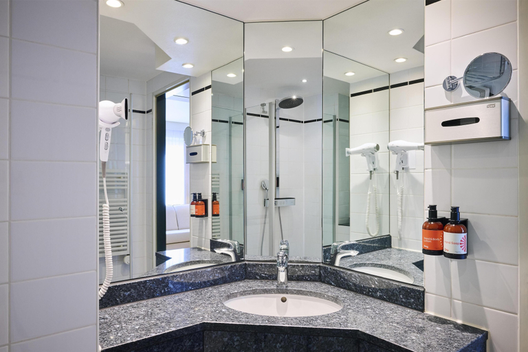 Bathroom 4, iStay by NH Berlin City Ost Hotel, Berlin