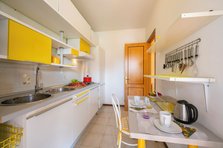 Others 2, Cinzia Apartment Front Beach- Pool, Garage & Terrace, Brescia
