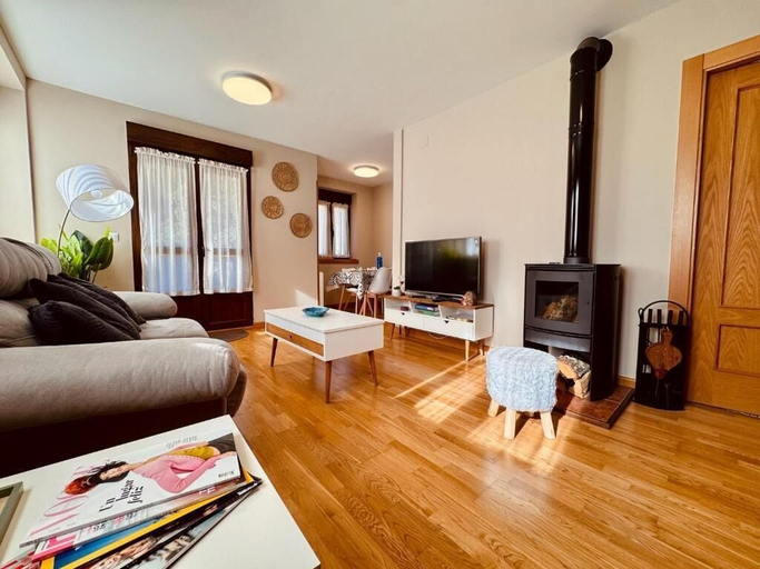 Living area 3, Valle de Camaleño Apartamentos, Cantabria