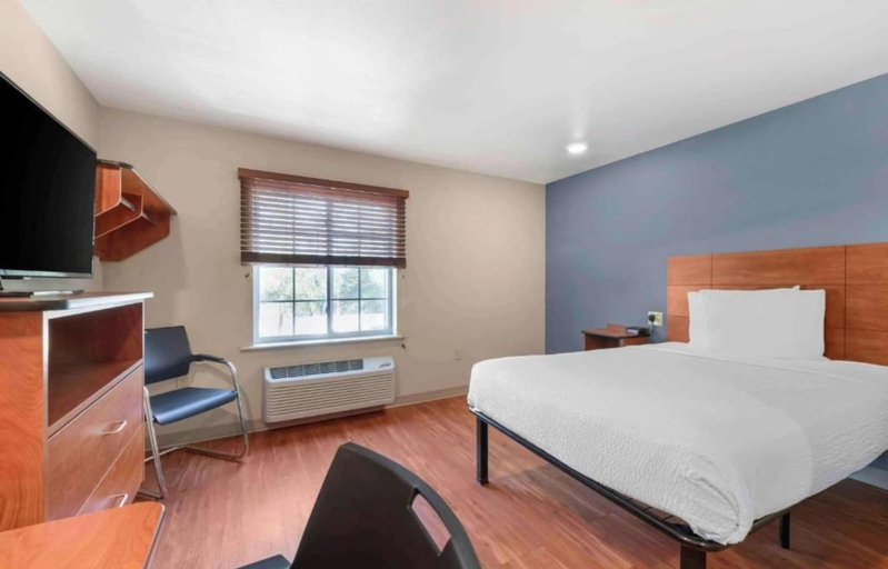 Bedroom 3, Studio 6 Extended Stay Cincinnati Sharonville OH, Hamilton