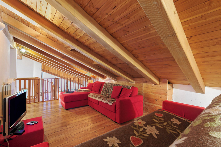 Living area 4, Gleise Lodge apartment, Torino