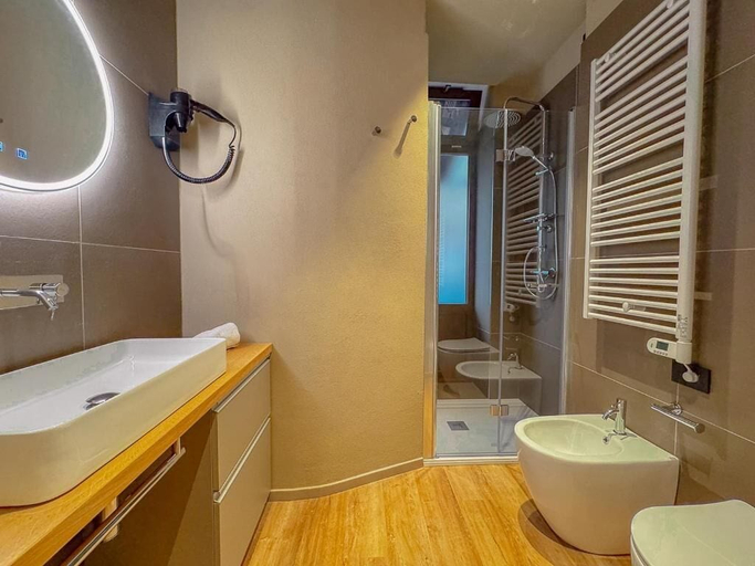 Bathroom 5, Blu Rooms - Room to Rest, Macerata