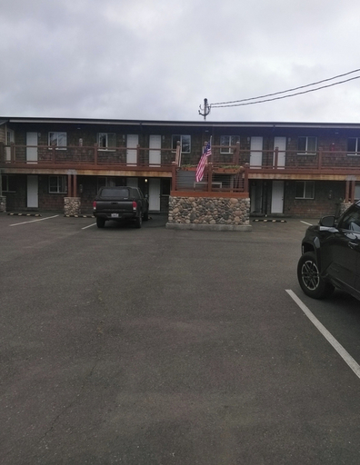Exterior 3, Tradewinds On The Bay, Pacific