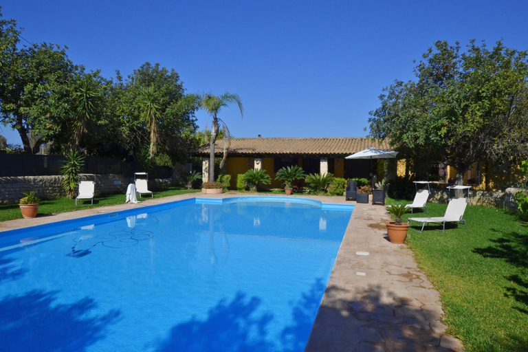 Others 5, Villa Torres, Ragusa
