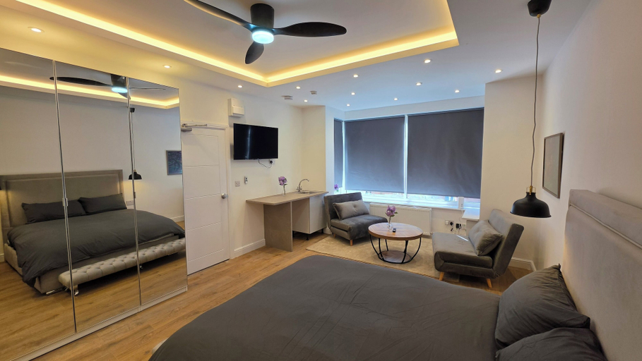 Room 5, Harrow Boutique Suites and Rooms, London
