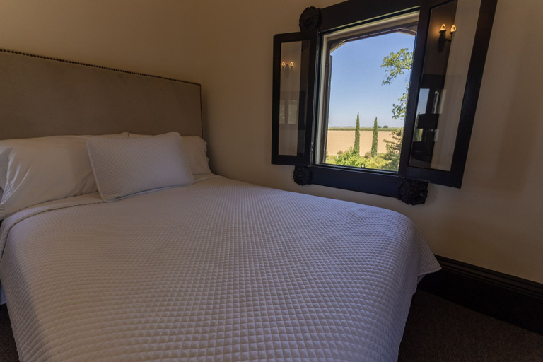 Bedroom 3, Inn at Park Winters, Yolo