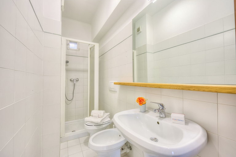 Bathroom 3, Riccardo House Stresa 1 min From Lake, Verbano-Cusio-Ossola
