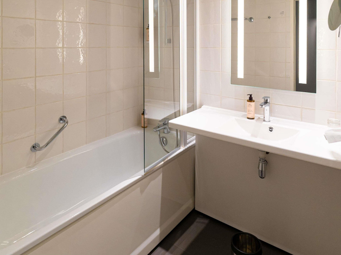 Bathroom 4, Mercure Montauban, Tarn-et-Garonne