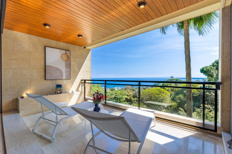 Room 5, 223 Le Gla Euls in Golfe Juan, Alpes-Maritimes