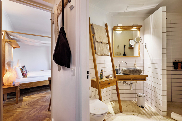 Bathroom 5, Axel Guldsmeden, Copenhagen